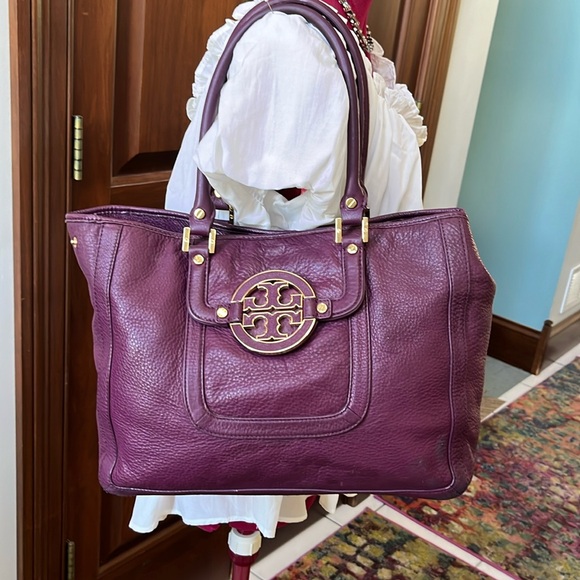 Tory Burch  purple leather shoulder bag  satchel 2 exterior pockets  Goldtone HW - Picture 3 of 17